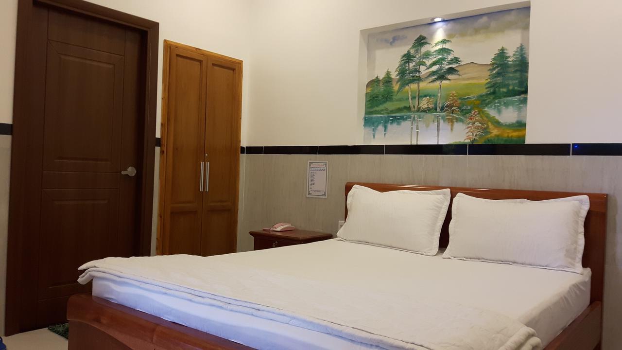 Motel Hoang Gia Long Khanh Eksteriør billede