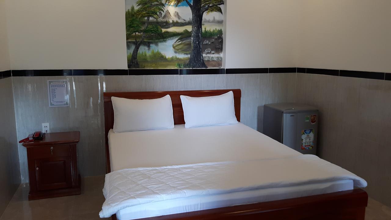 Motel Hoang Gia Long Khanh Eksteriør billede