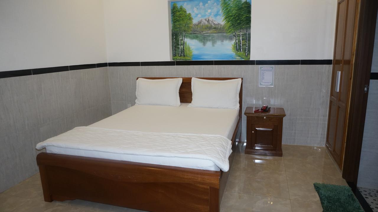 Motel Hoang Gia Long Khanh Eksteriør billede